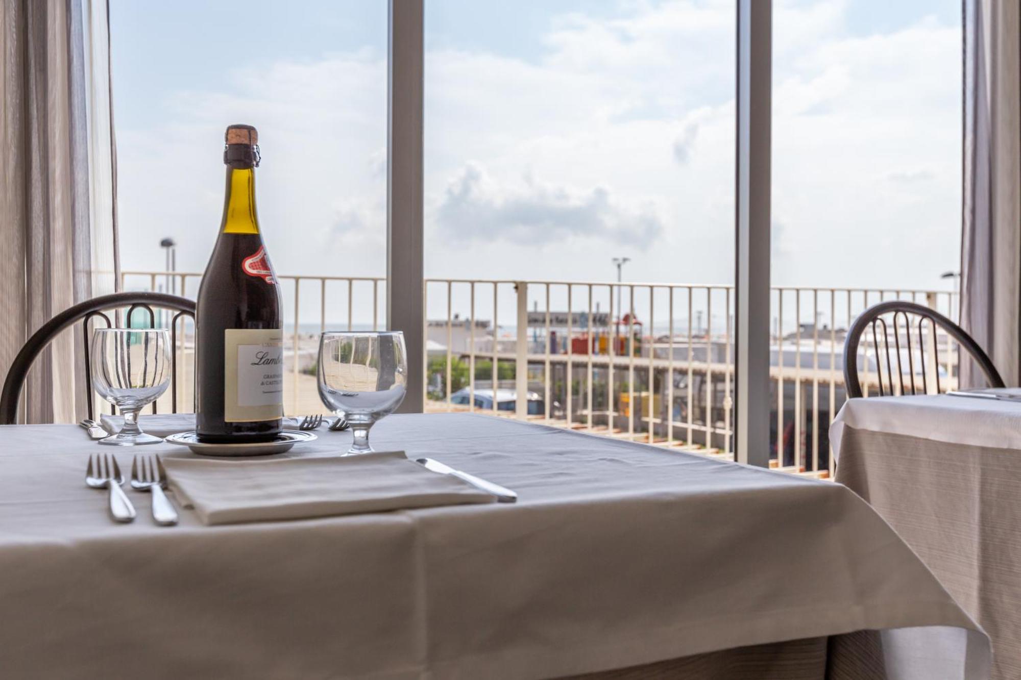 Hotel Haway Rimini Luaran gambar