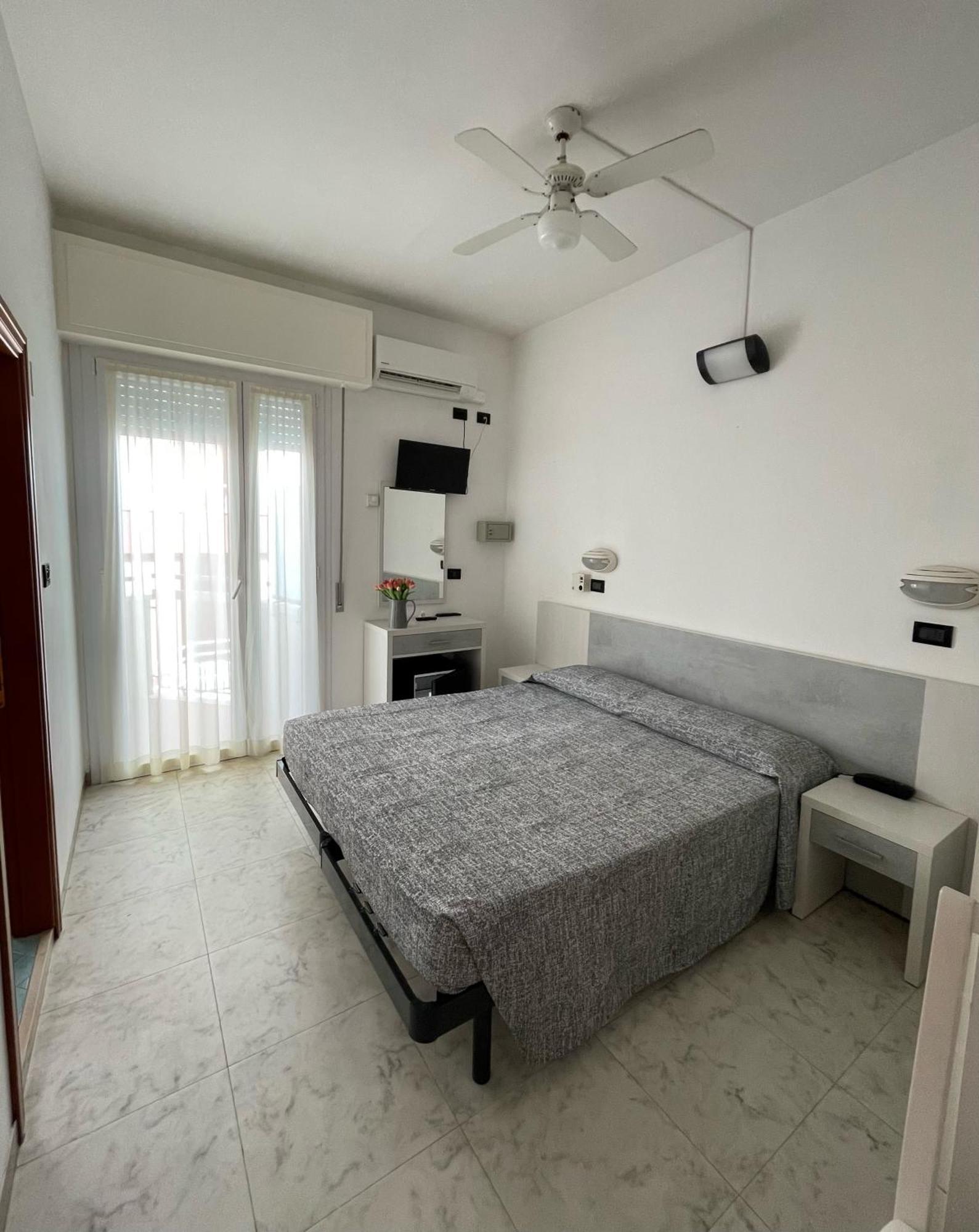 Hotel Haway Rimini Luaran gambar